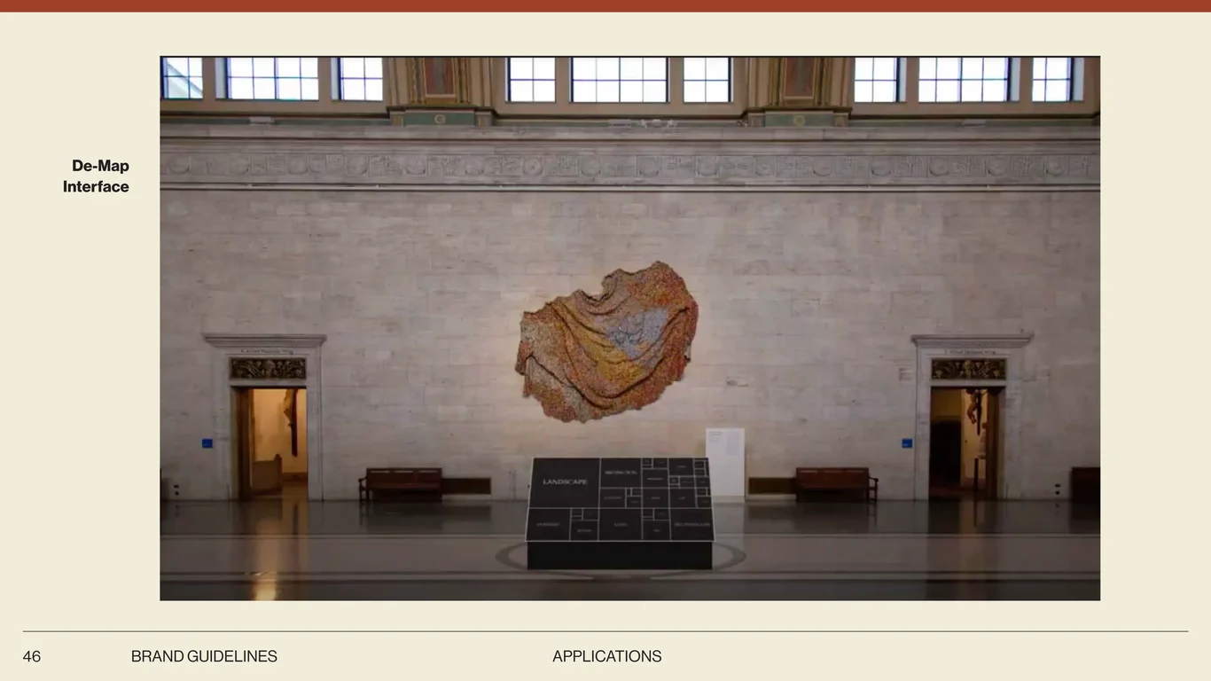 De-Map interactive gallery navigation